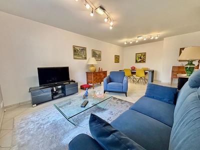 Appartement - 90 m² - 4 pièces