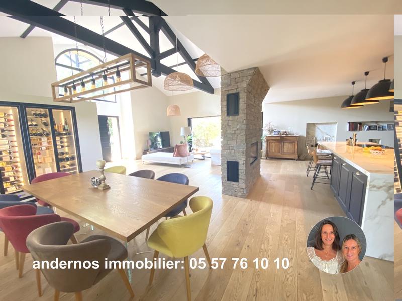 Villa - 310 m² - 10 pièces