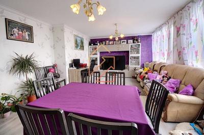 Studio - 82 m² - 4 pièces