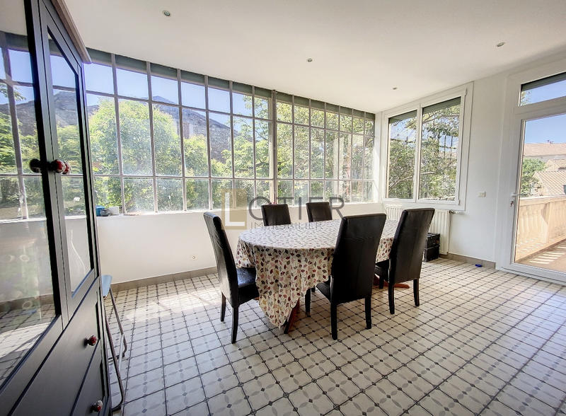 Maison - 207 m² - 8 pièces