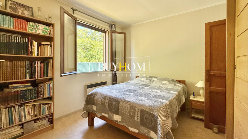 Maison - 220 m² - 9 pièces