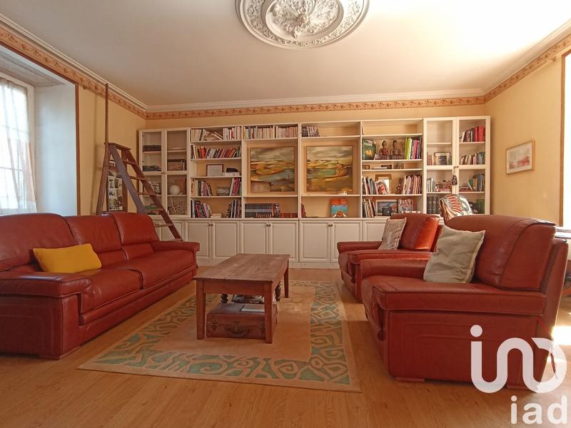 Maison - 270 m² - 5 pièces