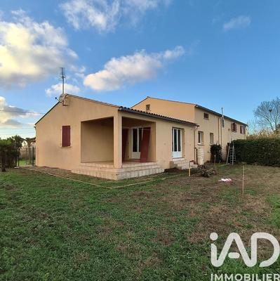 Maison - 280 m² - 13 pièces