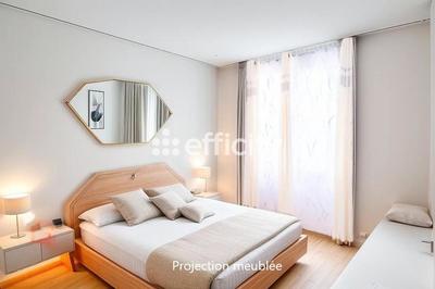 Maison - 205 m² - 7 pièces