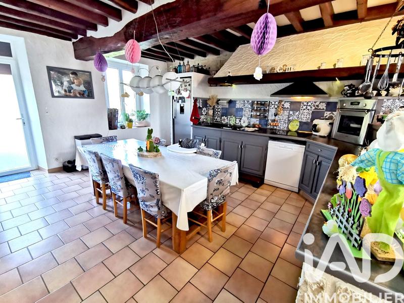 Maison - 211 m² - 7 pièces