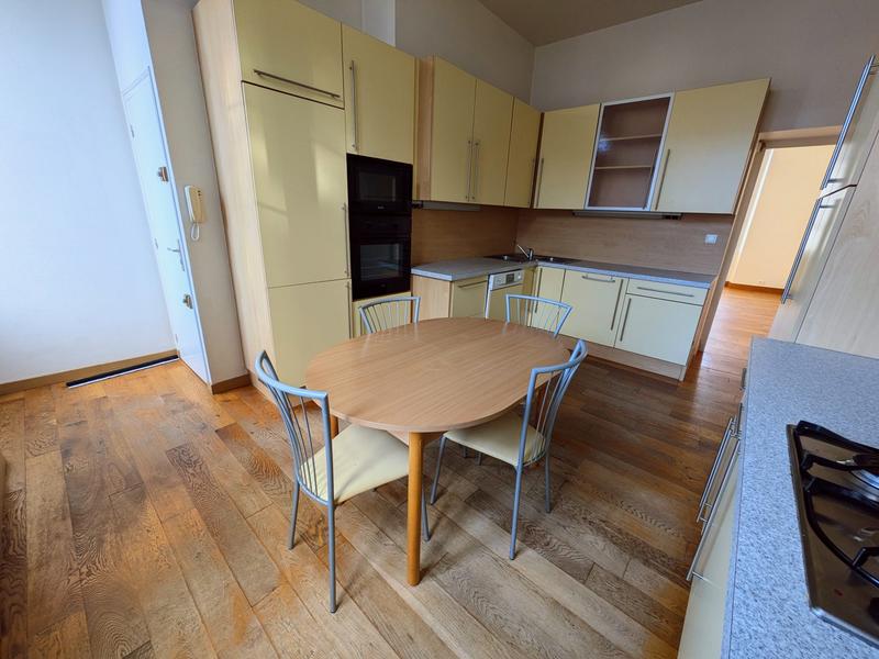 Appartement - 110 m² - 4 pièces