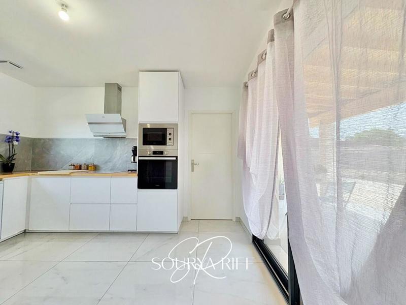 Maison - 137 m² - 5 pièces