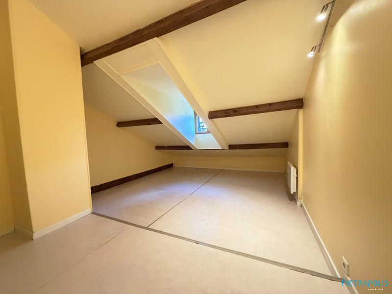 Maison traditionnelle - 192 m² - 7 pièces