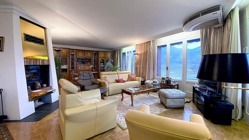 Appartement - 160 m² - 5 pièces