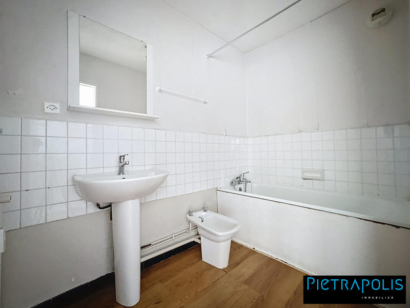 Appartement - 80 m² - 3 pièces
