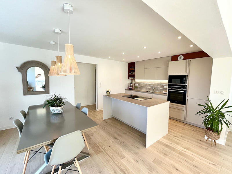 Appartement - 106 m² - 5 pièces