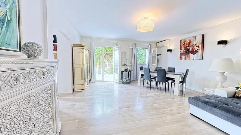 Appartement - 202 m² - 6 pièces