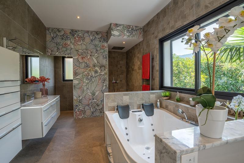 Maison - 200 m² - 6 pièces