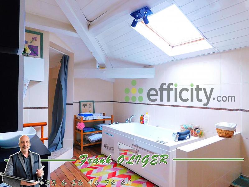 Maison - 280 m² - 11 pièces