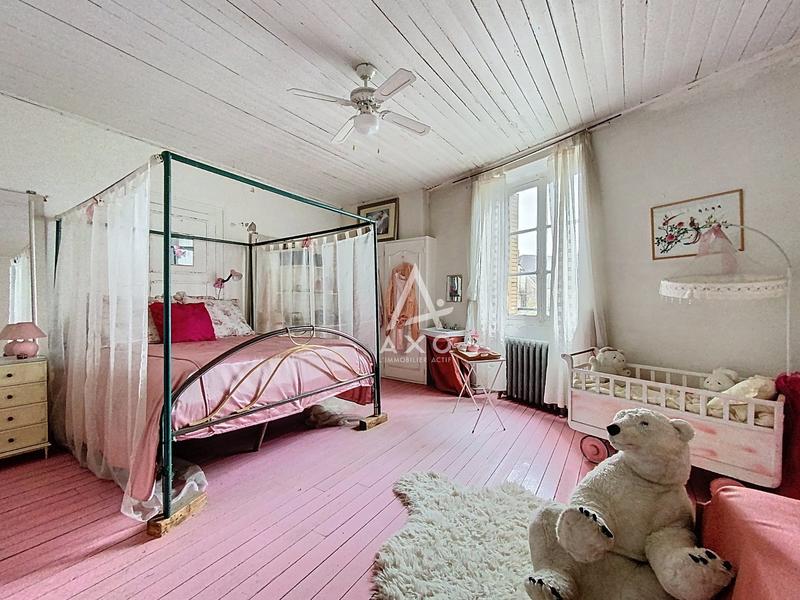 Maison - 371 m² - 15 pièces