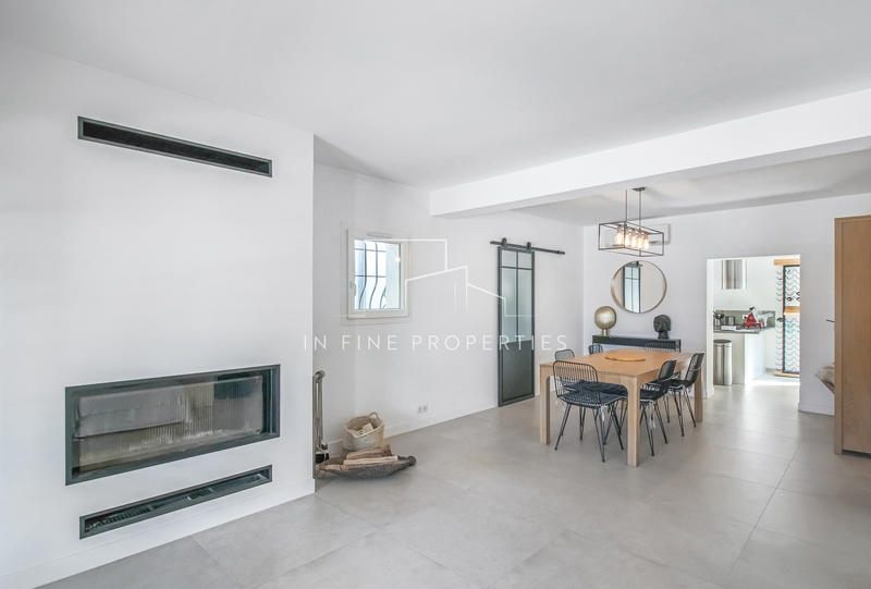 Maison - 180 m² - 6 pièces