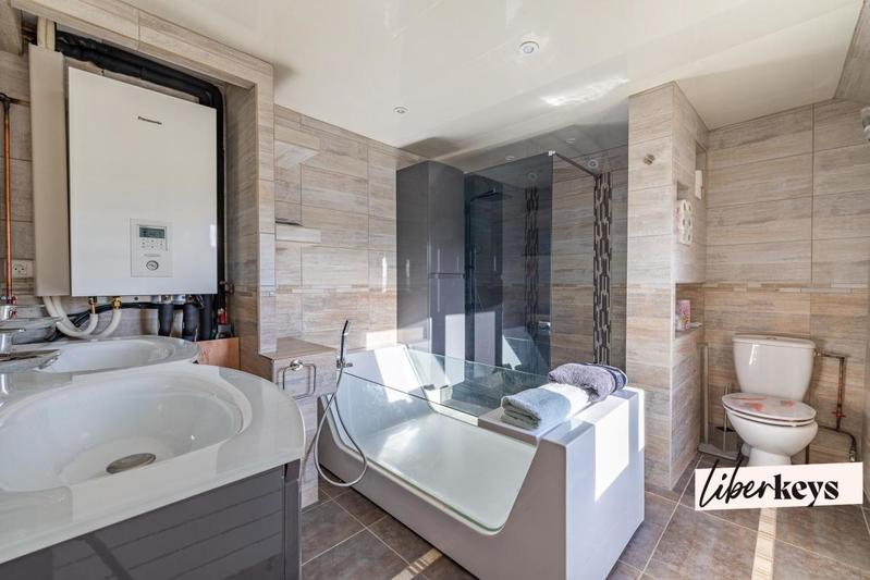 Propriété - 155 m² - 8 pièces