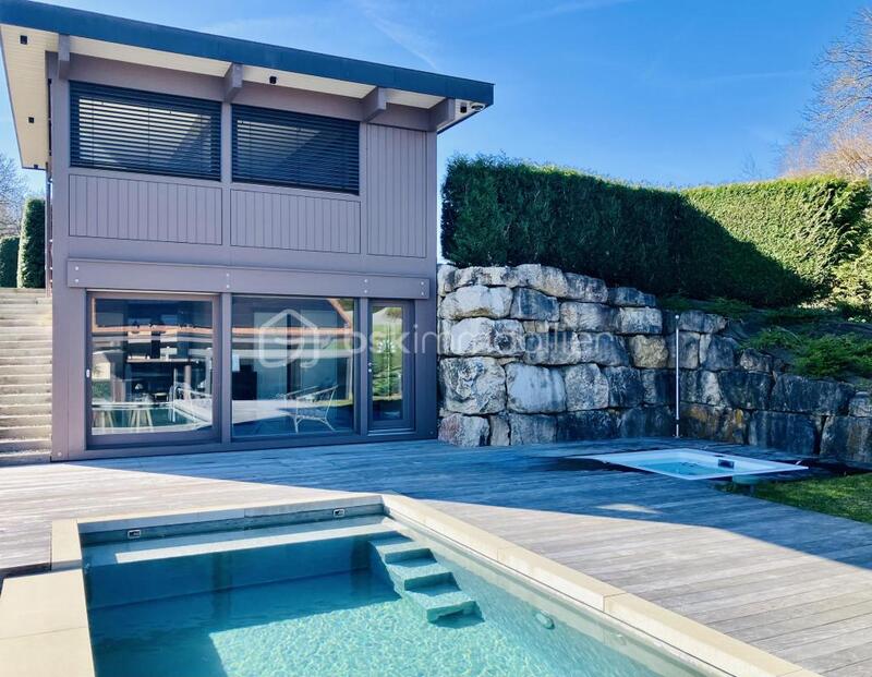 Propriété - 276 m² - 10 pièces