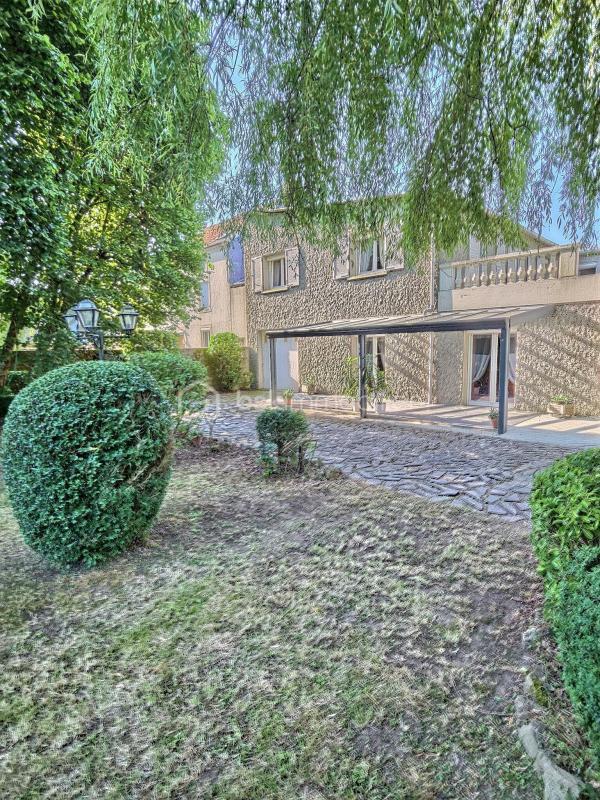 Maison de ville - 328 m² - 8 pièces