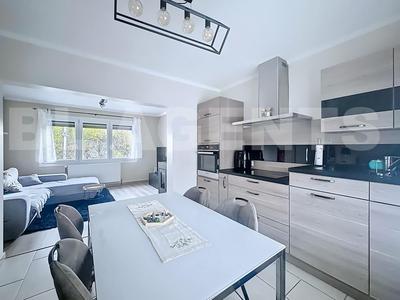 Maison jumelée - 69 m² - 5 pièces