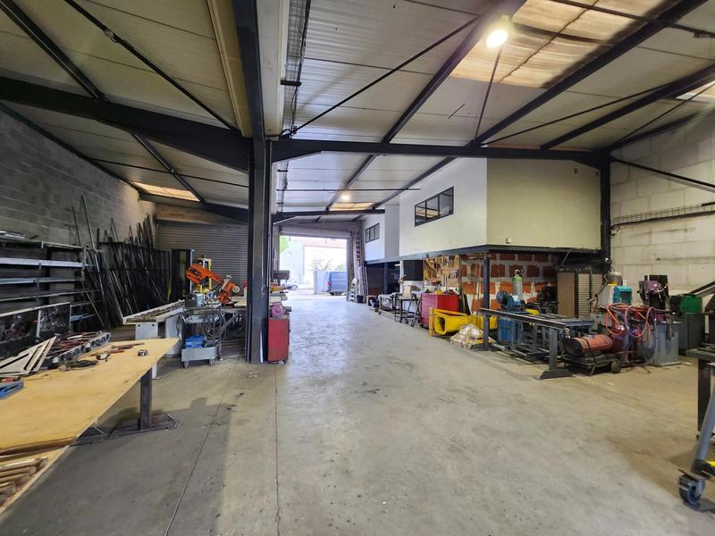 Local commercial - 330 m² - 5 pièces