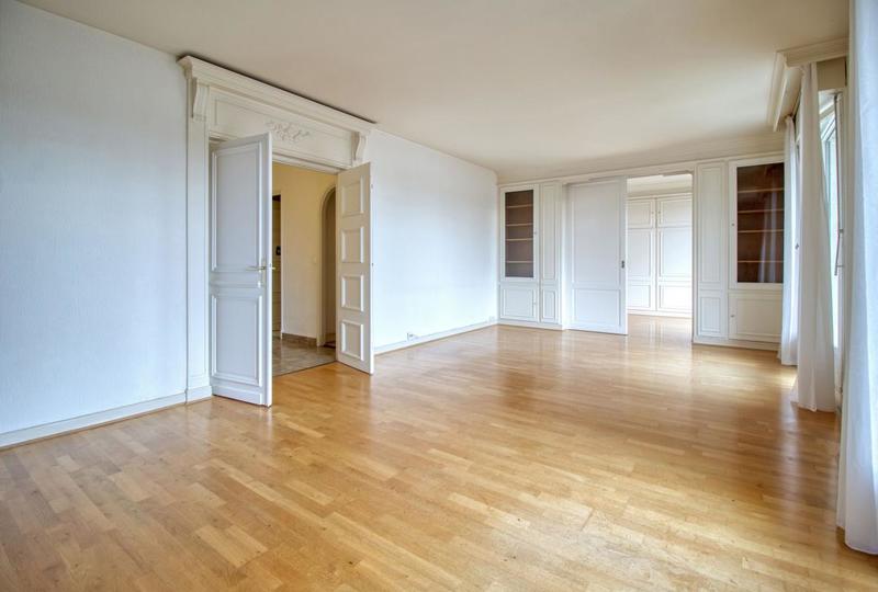 Appartement - 120 m² - 6 pièces