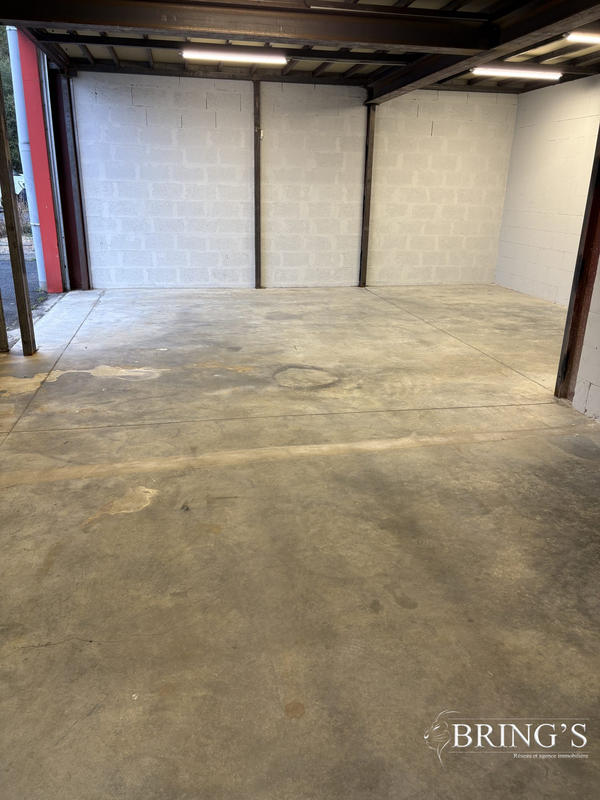 Entrepôt - 140 m²