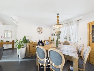 Maison contemporaine - 210 m² - 6 pièces