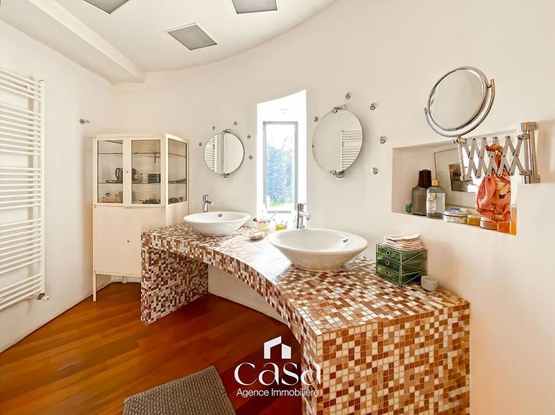 Maison - 408 m² - 9 pièces