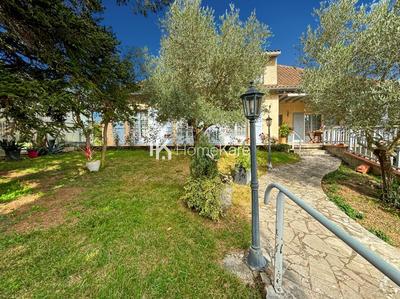 Maison - 175 m² - 6 pièces