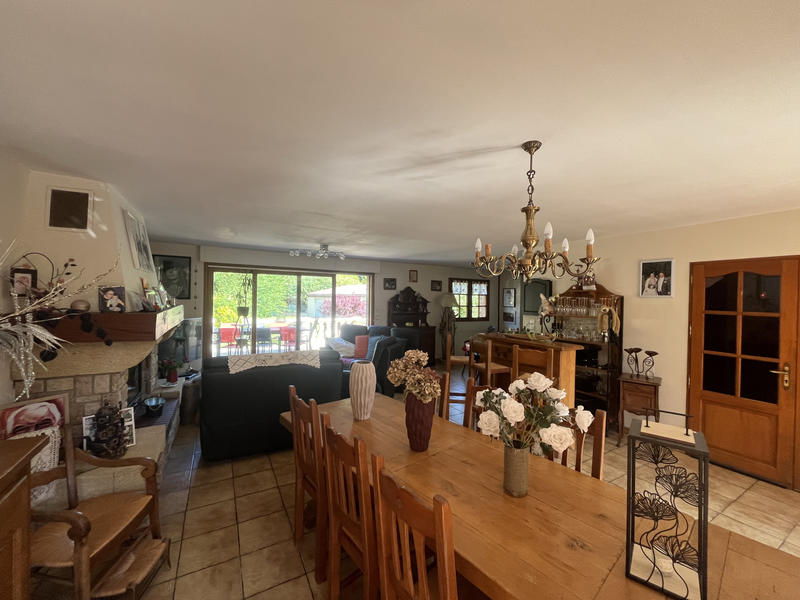 Maison - 163 m² - 8 pièces