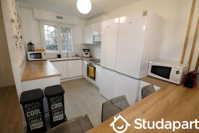 Chambre - 140 m² - 1 pièce