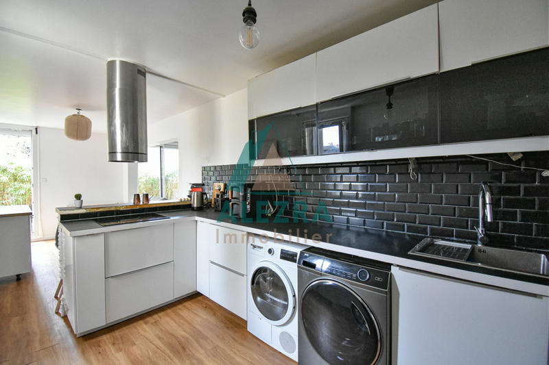 Appartement - 80 m² - 4 pièces