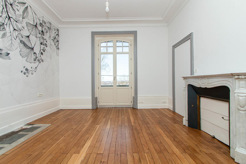 Maison - 204 m² - 8 pièces