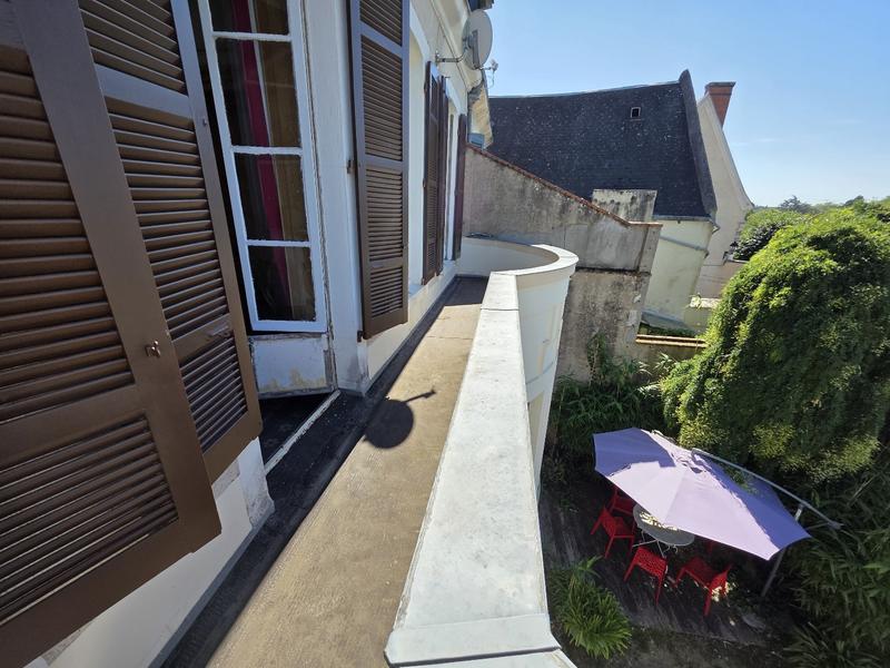 Maison - 303 m² - 7 pièces