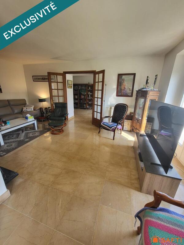 Maison - 220 m² - 7 pièces