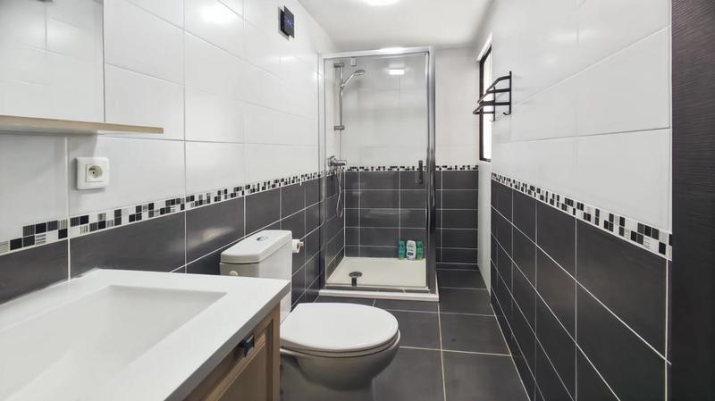 Maison - 195 m² - 7 pièces