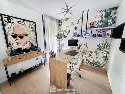 Maison - 230 m² - 7 pièces