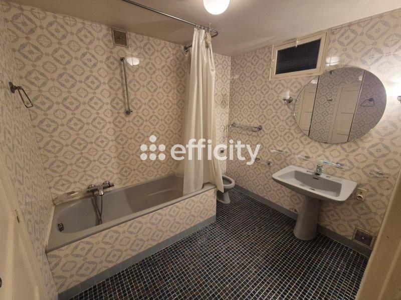 Maison - 231 m² - 6 pièces