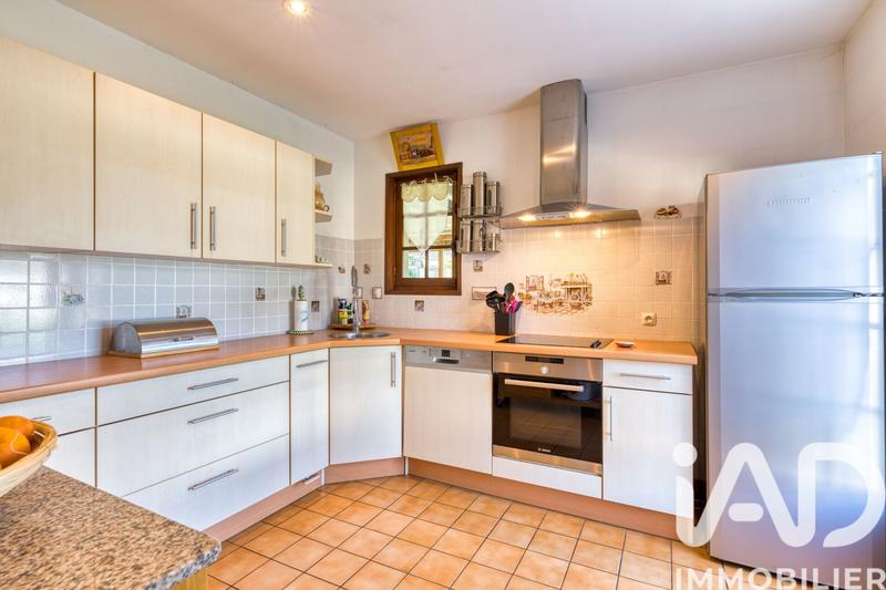 Maison - 237 m² - 13 pièces