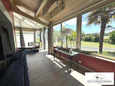 Maison traditionnelle - 240 m² - 8 pièces