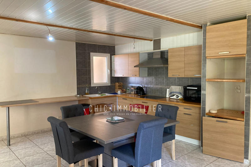 Propriété - 360 m² - 9 pièces