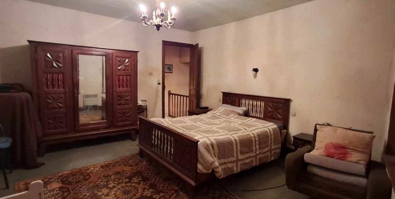 Maison - 99 m² - 16 pièces