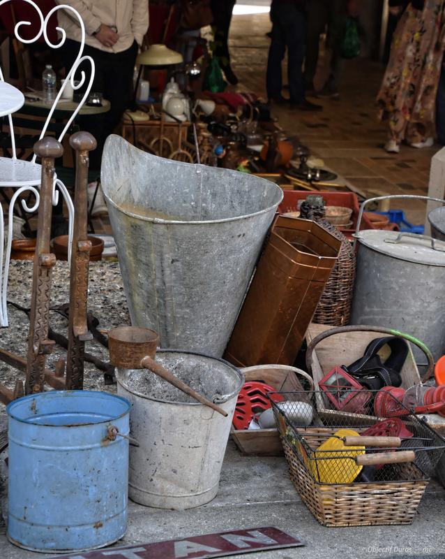 Marché aux fleurs, vide-greniers et artisanat