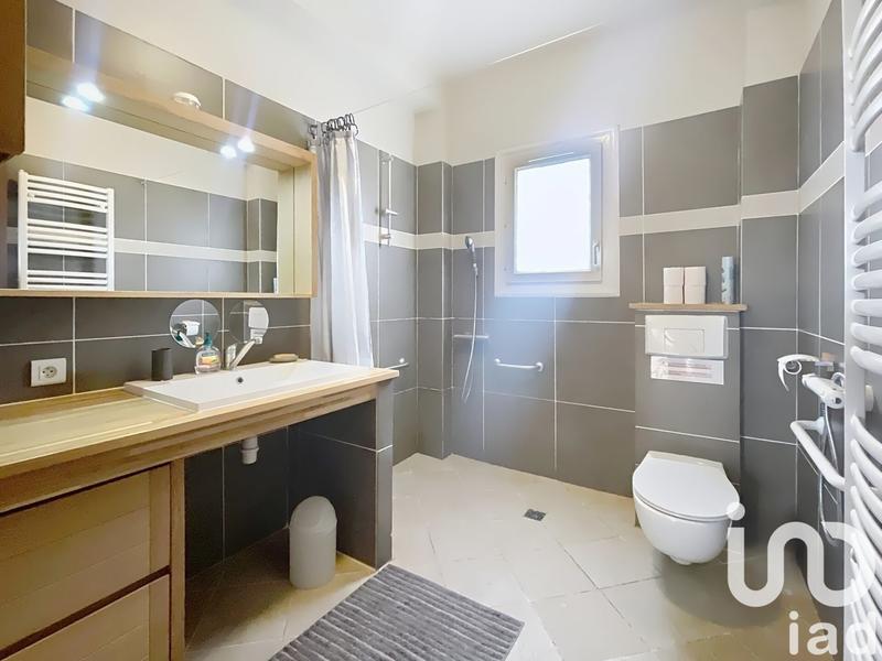 Maison - 288 m² - 11 pièces