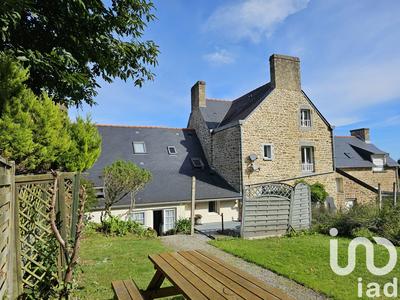 Maison - 240 m² - 11 pièces