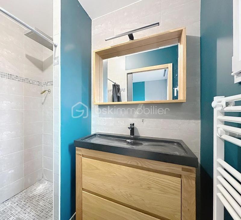 Maison - 230 m² - 10 pièces