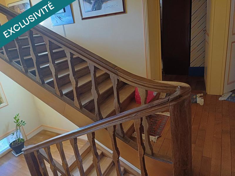 Maison - 244 m² - 8 pièces