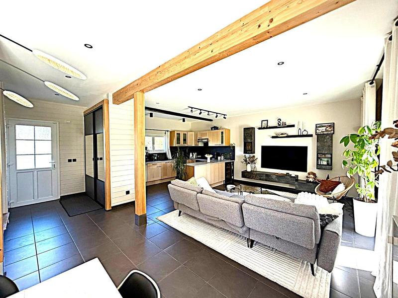 Maison - 104 m² - 4 pièces