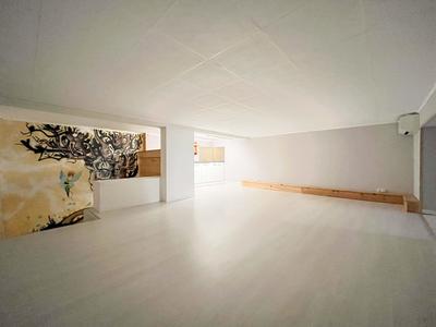 Local commercial - 130 m² - 6 pièces